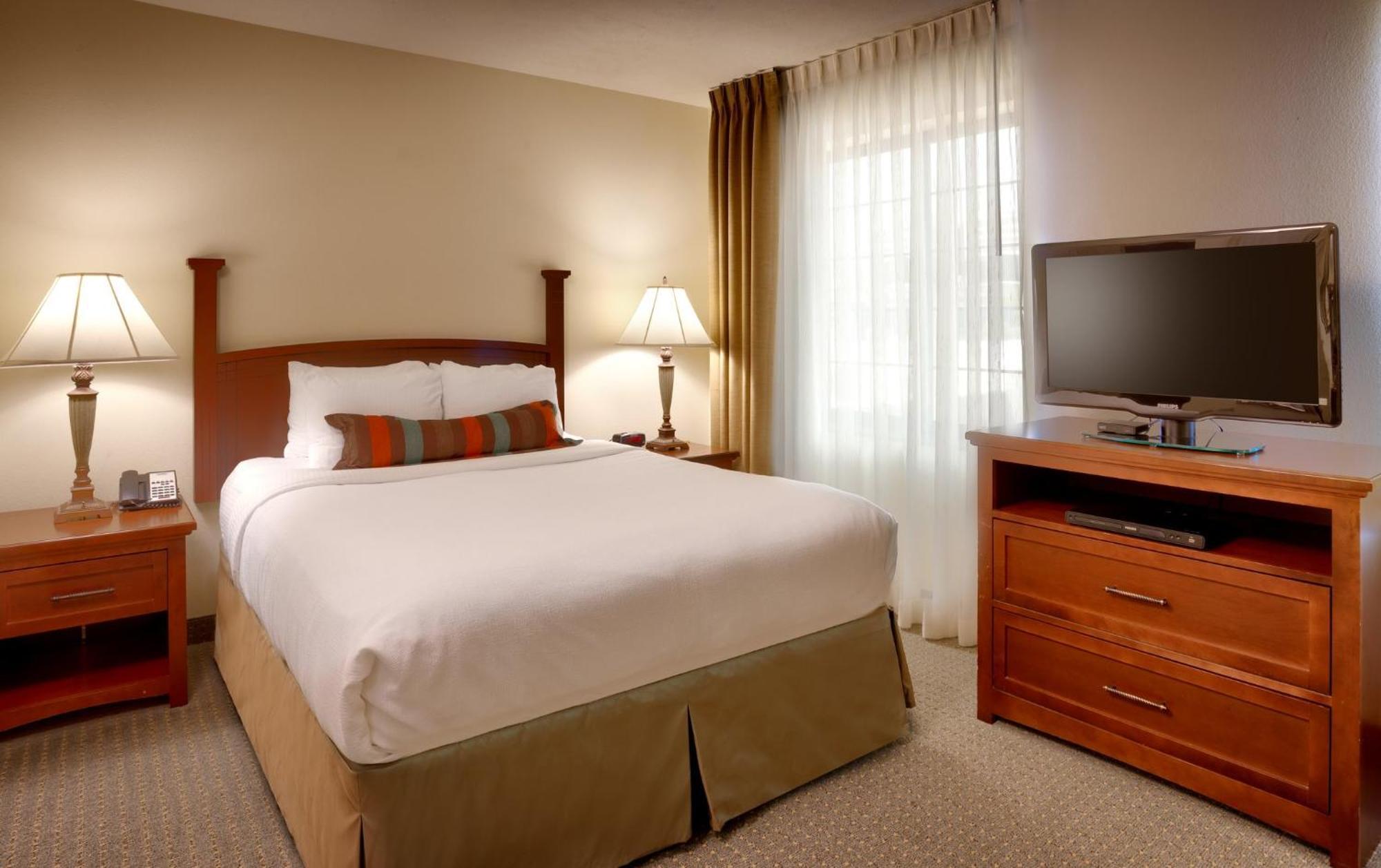 Staybridge Suites Omaha 80Th And Dodge By Ihg Экстерьер фото